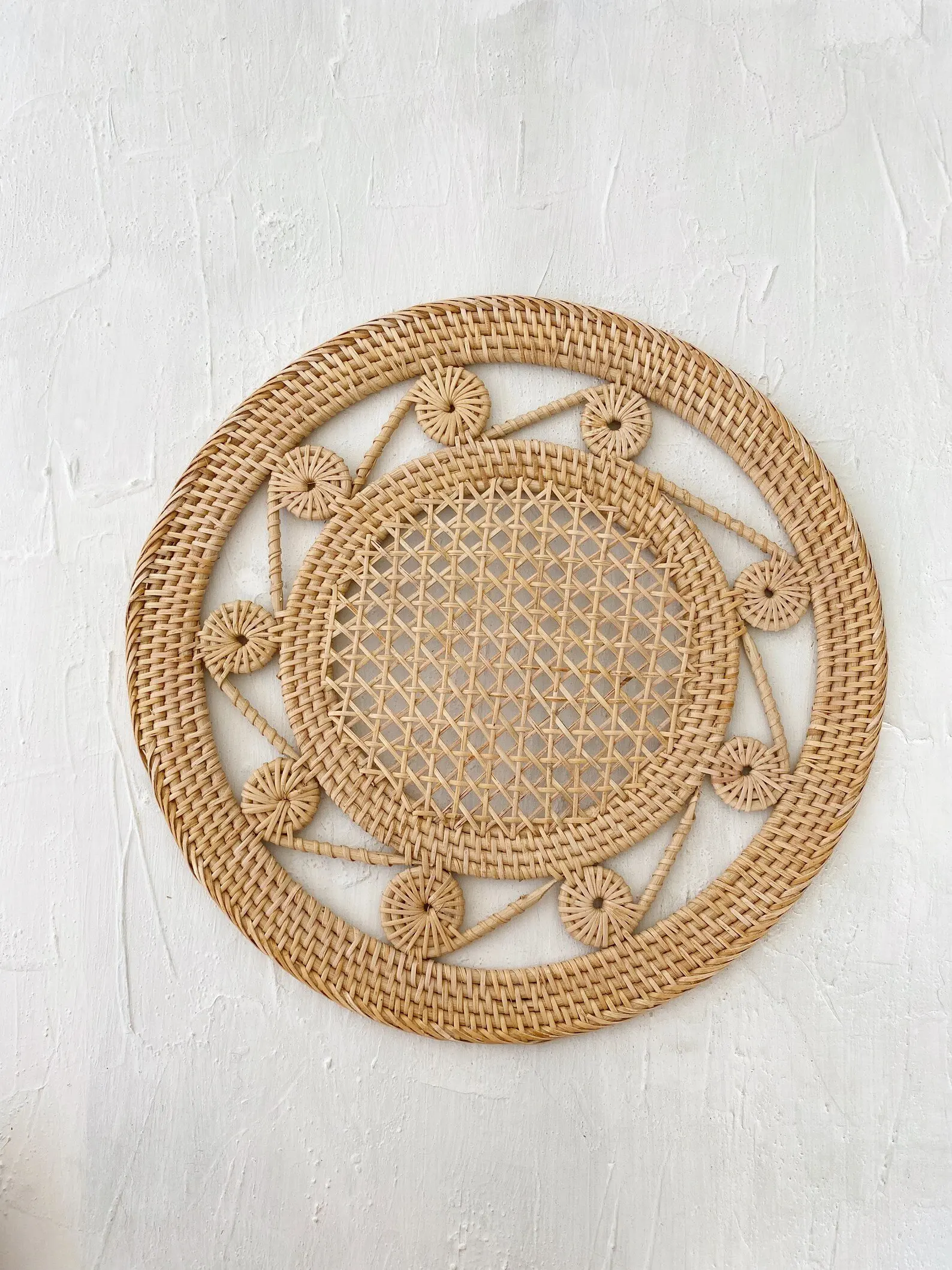 Beautiful Eco Friendly Rattan Flower Petal Placemat All Sizes Charger