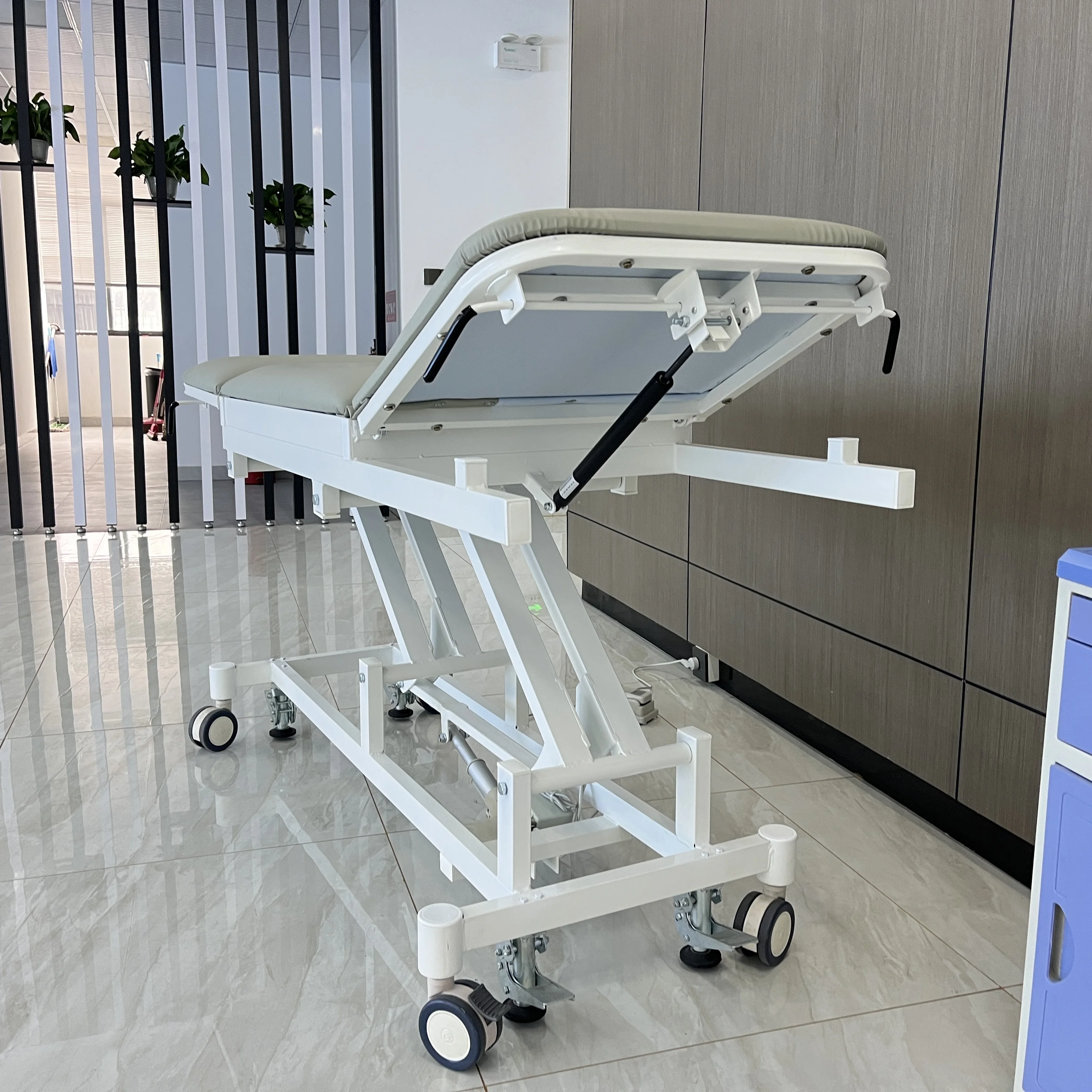 Factory Price Hospital Electric Obstetric Examination Bed Hydraulic New