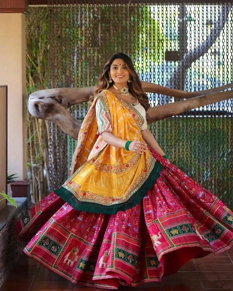 New Designer Beautiful Indian Kids Handmade Lehenga Choli Traditional Girl Designer Ghaghra Choli for Girls Navratri Wear Dress
