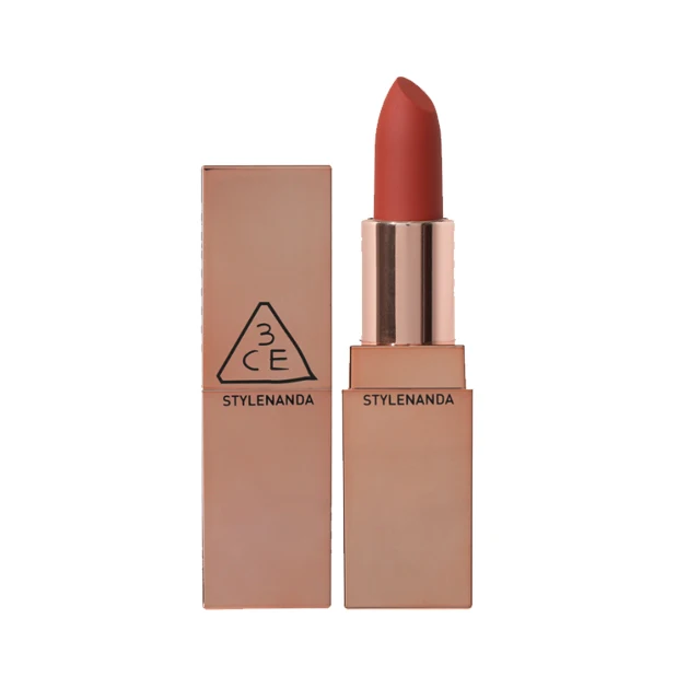 Matte Lipstick With Bold & Creamy Application Maintain Vivid Color