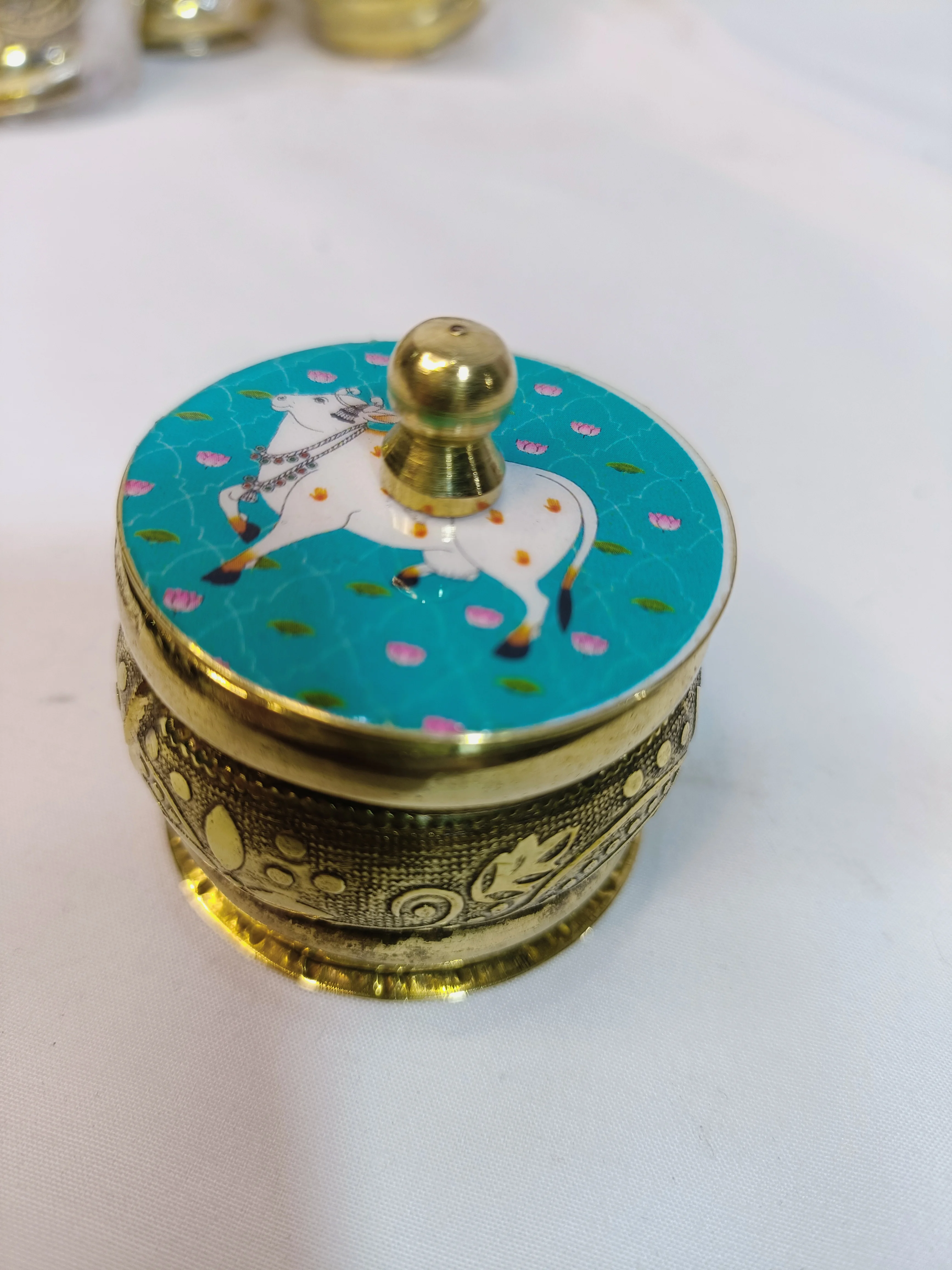 Customized Mini Brass Box Gold Plate Latest Home Dining Table Decor Highest Selling Iron Kitchenware for Food Custom Logo