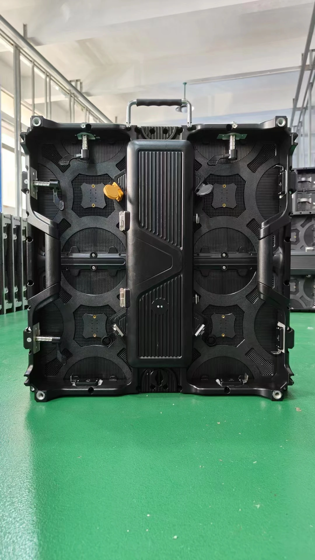 Ultra HD Slim P2.604mm Indoor Portable LED Rental Screen with 192*192 Resolution 160° View Angle and 100000 Hours Lifespan