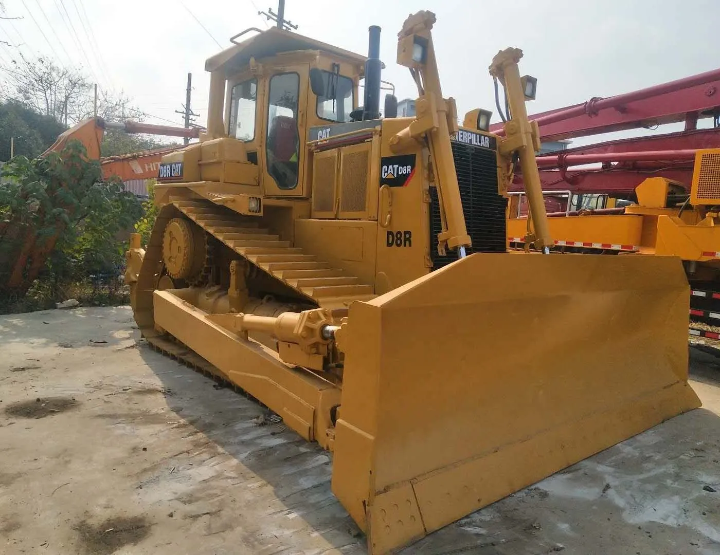 CAT キャタピラー　D8R Used CAT D8R Bulldozer for Sale | 2017 Model, 90% New, Japan