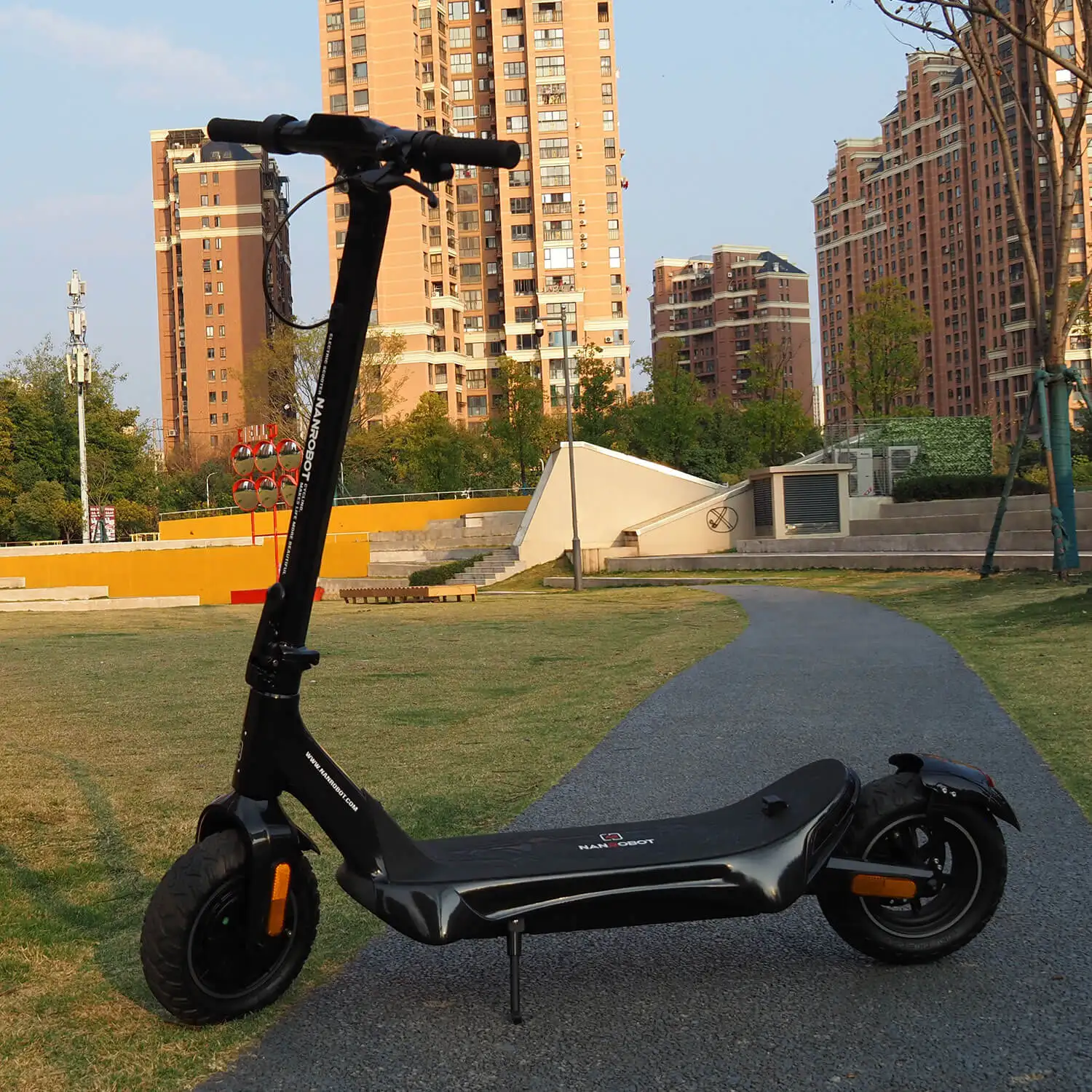For C1 Two-Wheel Electric Scooter New Design 500W Brushless Motor 10 Inch Self-healing Tire 40km/h Max Speed 60km Range
