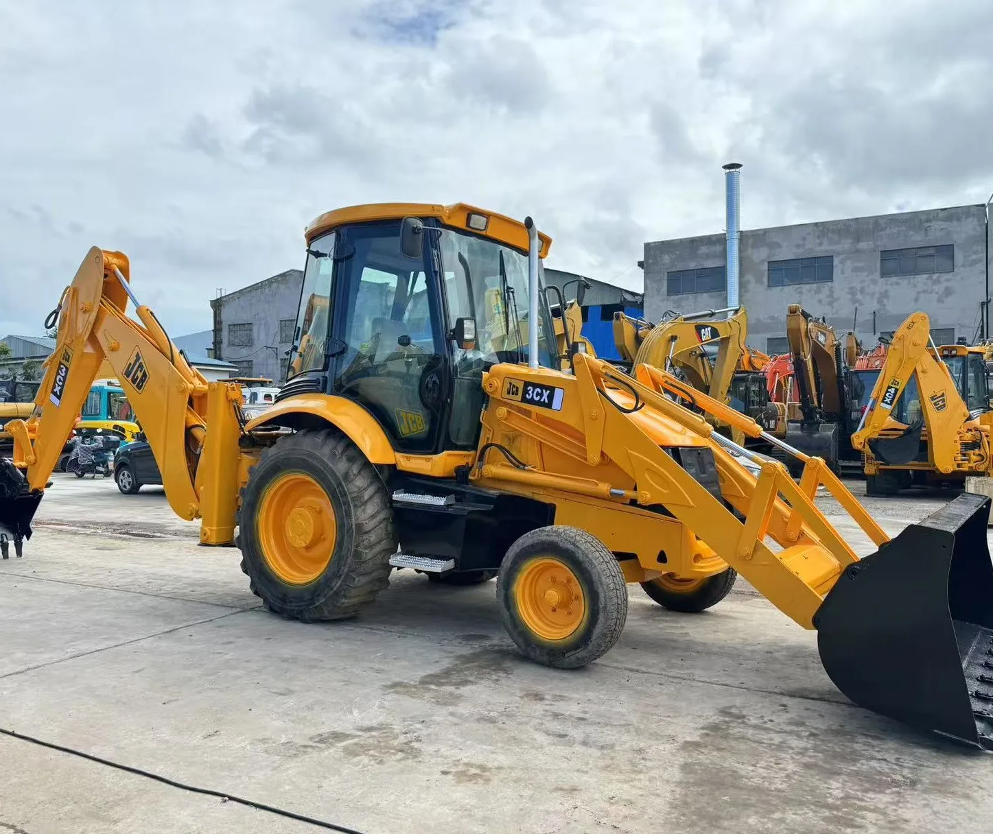 JCB 3CX backhoe loader in excellent condition, all-wheel drive, high efficiency, for sale at wholesale price