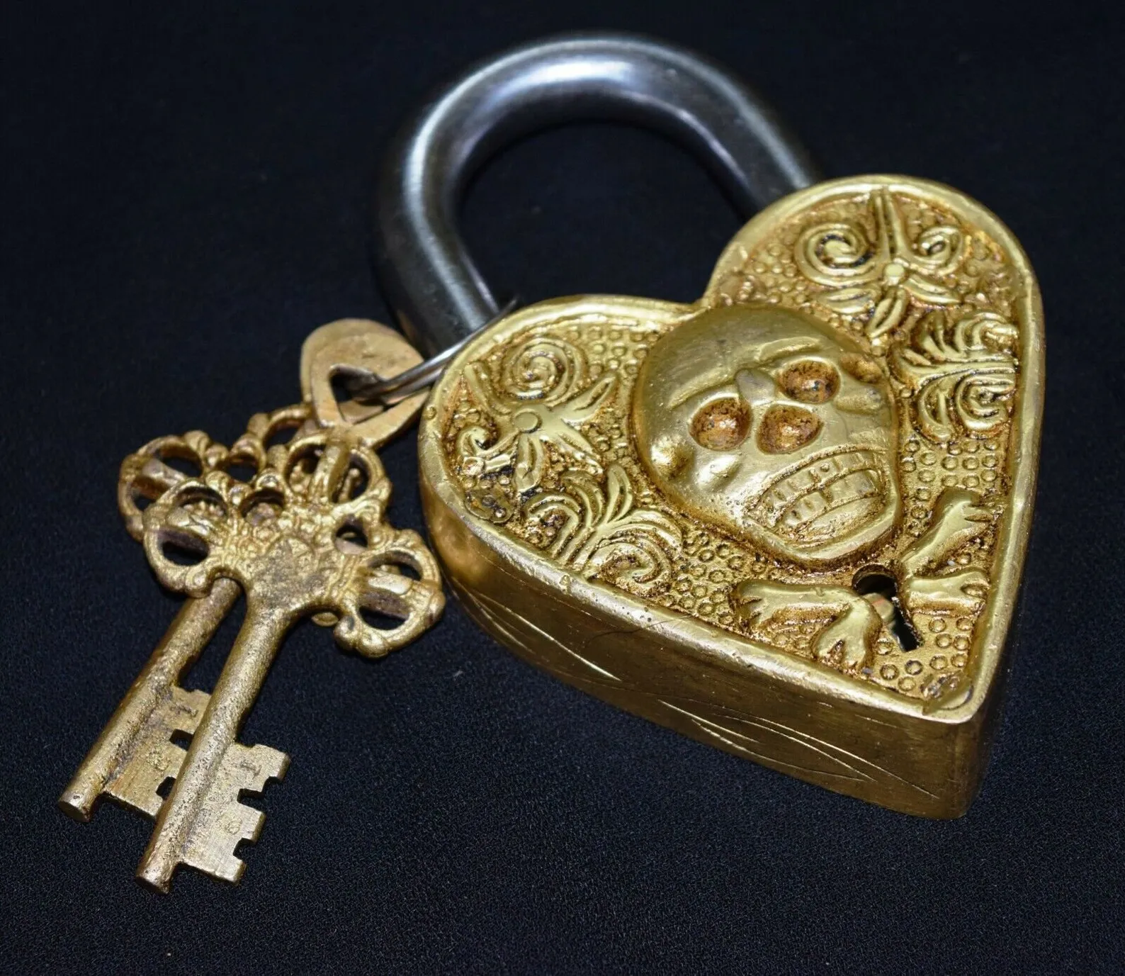 Old European Design Padlock Sea Captain Lock Old Style Padlock Medieval & Western Collections, Fully Functioning Brass Lock