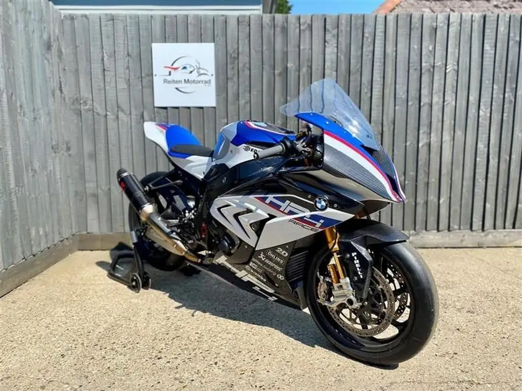 bajaj 1000cc