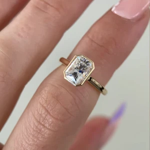 Bangin Bezel Radiant Edition 2 Carat Lab Diamond IGI Certified Ring 2 CT Elongated Radiant Cut Engagement Party 14K Yellow Gold