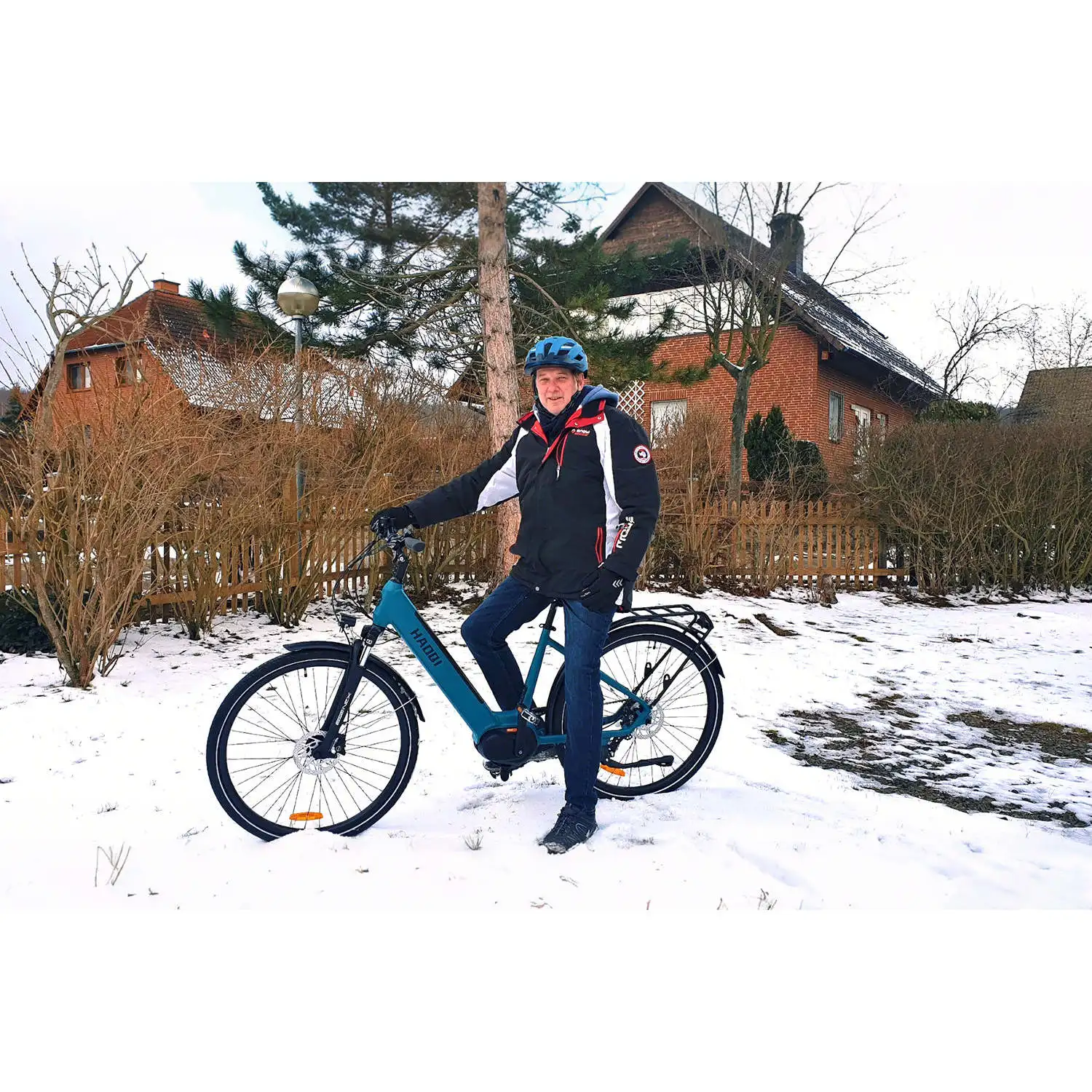 HAOQI Falke Step Thru Electric City Bike 250W 48V 15Ah Integrated Battery 50km Range with Central and Rear Hub Motors