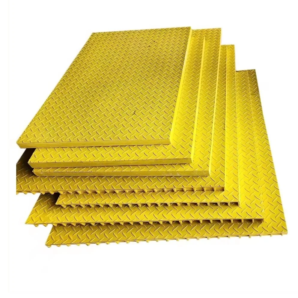 Композитный пластик несплавленный высокопрочный из стекловолокна верхняя наружная пластина 1220x3660x30 мм с покрытием ФРП-решетка