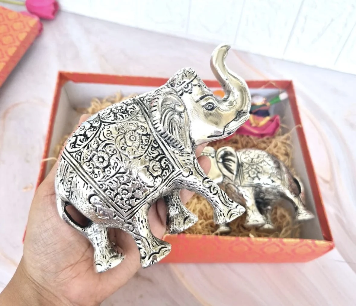 Elephant Sculpture Figurine for showcase Showpiece Decor Scandinavian and European Style Metal Animals Table Top