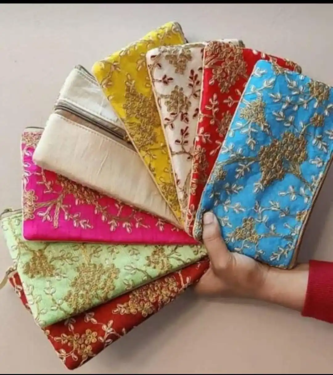 Stylish Fashionable Embroidered Return Gift Pouches with Cotton Lining and Zipper Closure for Decorations