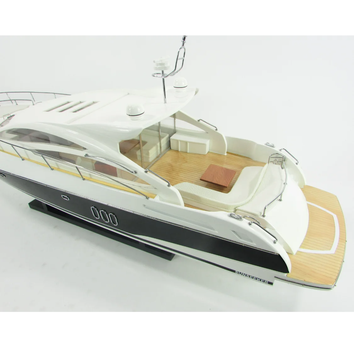 SUNSEEKER PREDATOR 62 WOODEN MODEL BOAT - HANDCRAFTED DISPLAY MODEL YACHT for DECORATION - MODERN YACHT MODEL