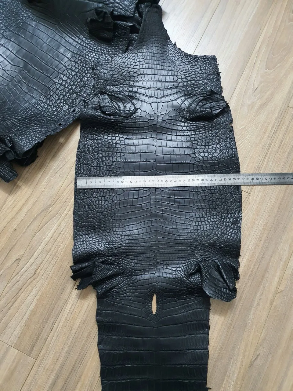 High Quality Tanned Leather Wholesale Real Croc Leather Matte Finish