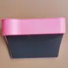 พื้นผิวคาร์บอนไฟเบอร์ - เบาะคนขับสีชมพู