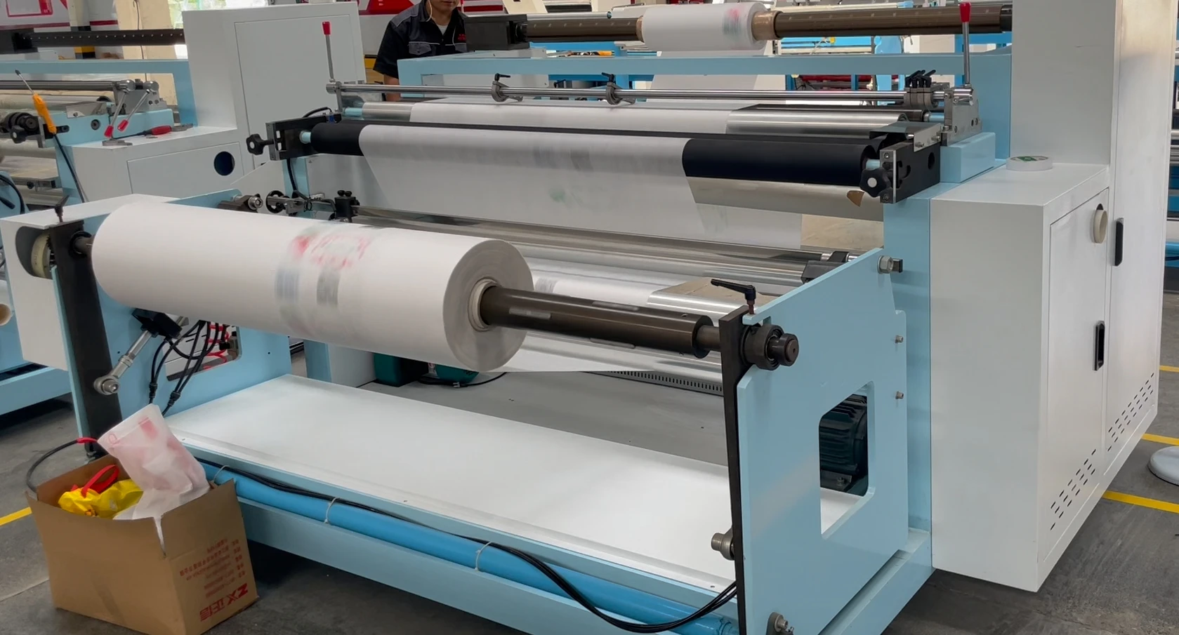 ZXC-A1700 Automatic Vertical Small Fabric Roll Slitting Machine for Non-Woven