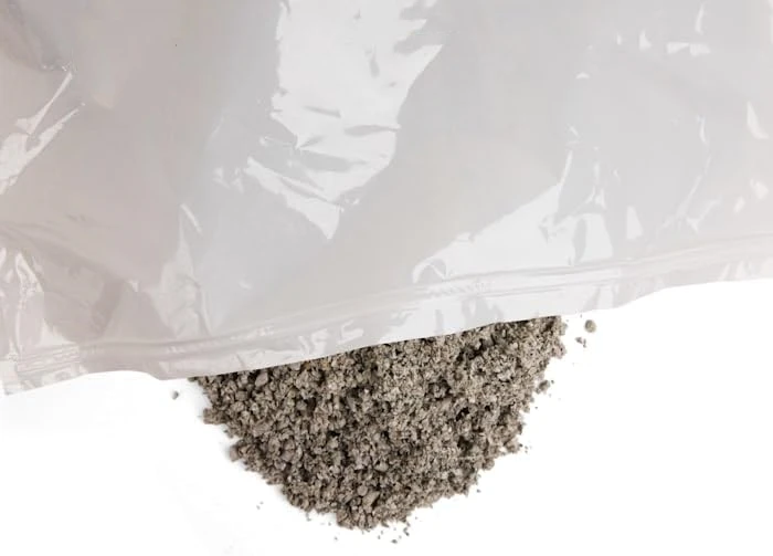 Highly Absorbent Eco-Friendly Pulp Paper Cat Litter Strong Clumping and Biodegradable Flushable Recycle Paper Cat Litter