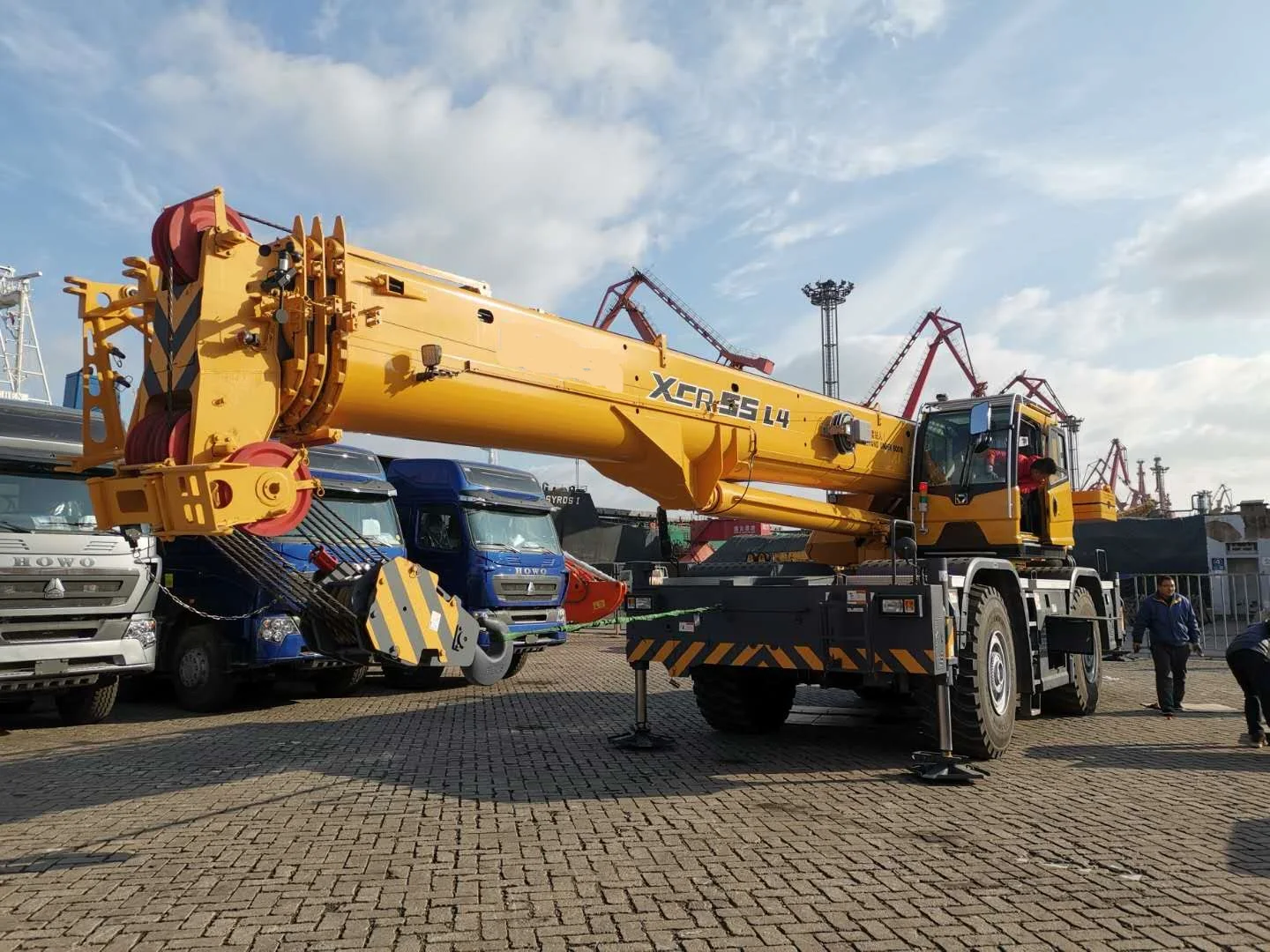 XCMG Brand Used Rt Cranes XCR55L4 50 Ton Used Mobile Crane Yellow