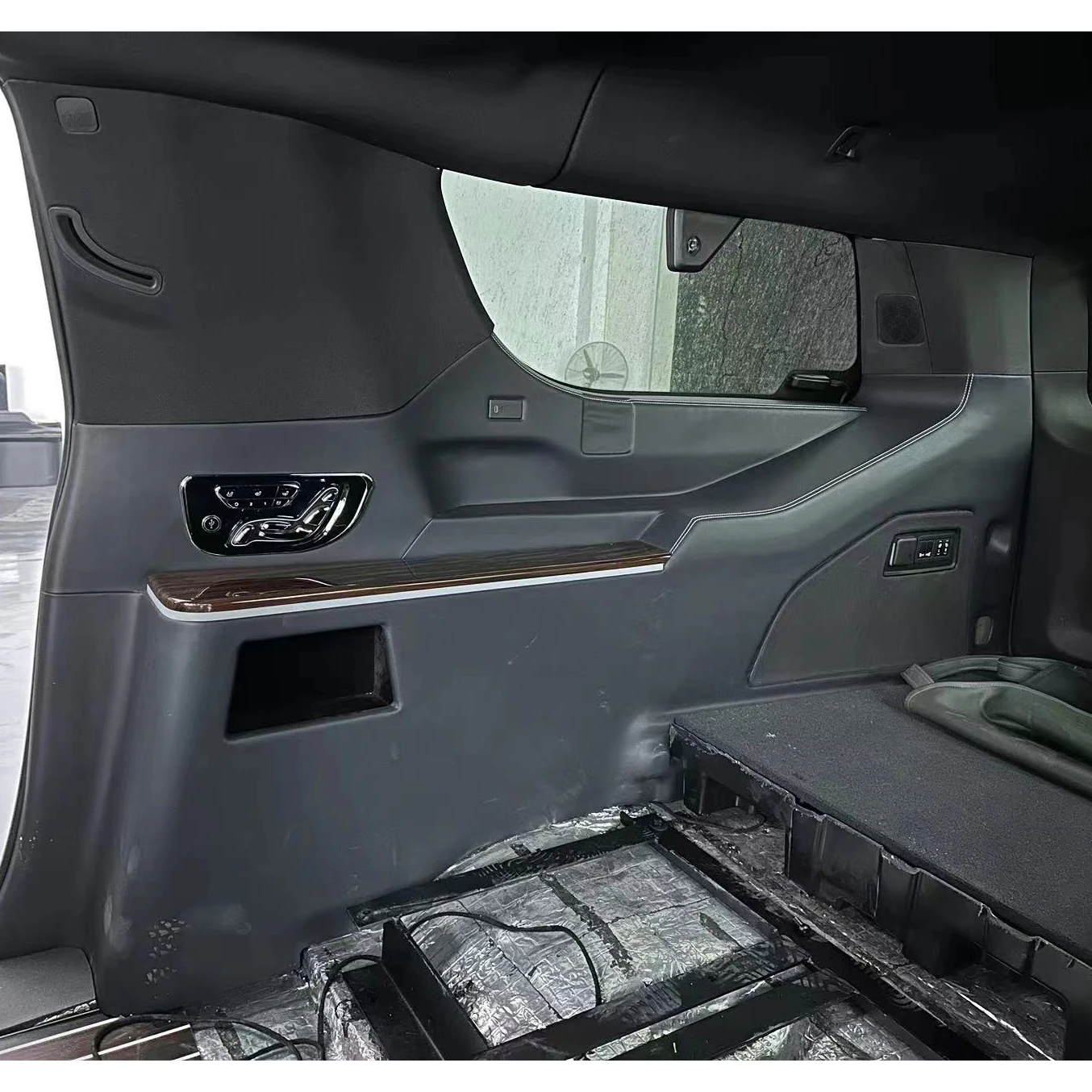 Partitions Electric Seats with Folding Tables Custom-shaped Side Walls Complete Interior Upgrades for Cadillac Escalade SUV