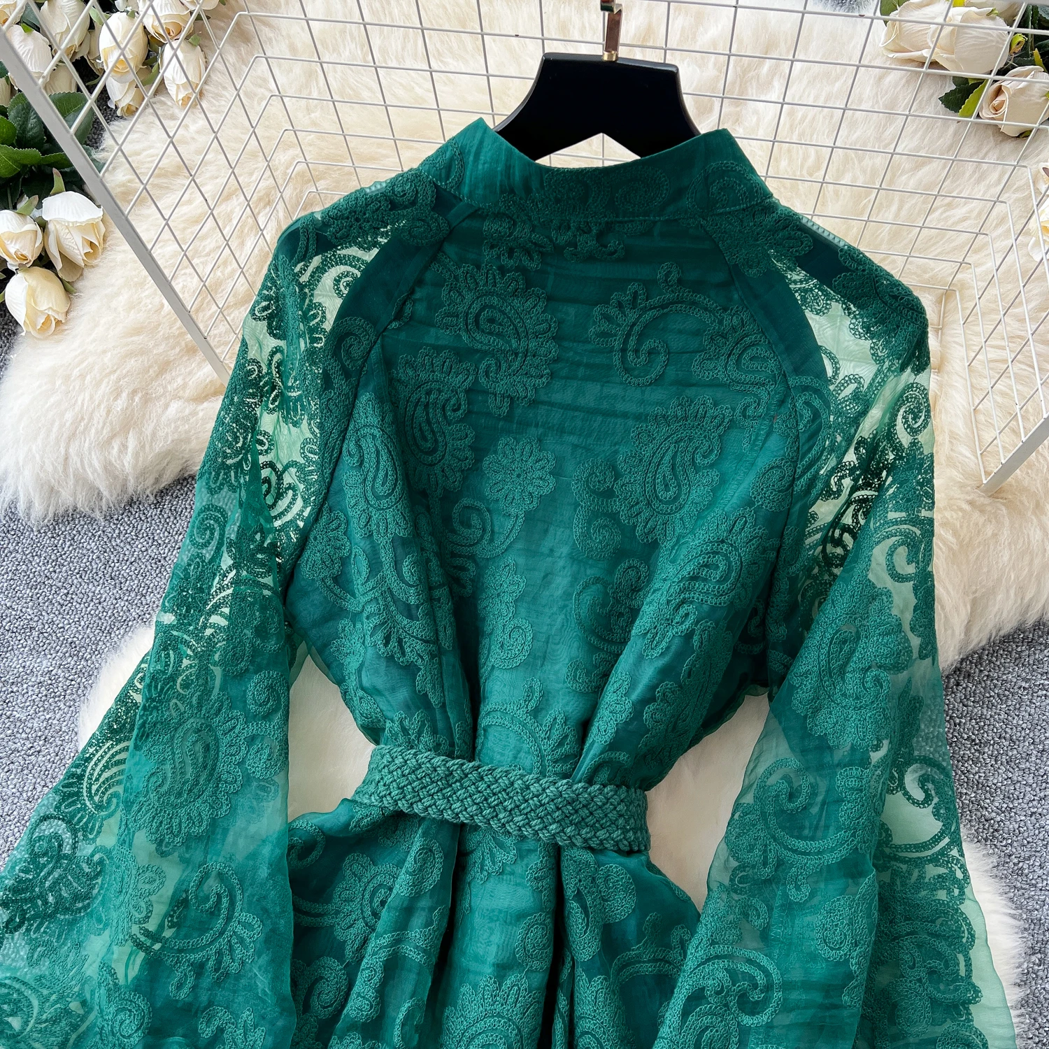 Lw1052 Elegant Stand-up Collar Heavy Work Embroidery Lantern Sleeve Lace-up Waist Swing Long Dress Luxury Women's Elegant Dress