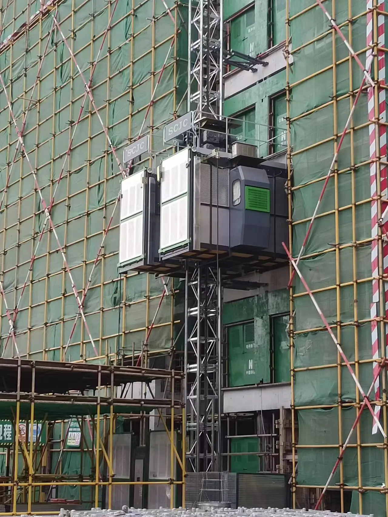 High Performance SC200/200QS1 Construction Hoist for Building Facade and Elevator Shaft Construction for Sale at Low Price supplier