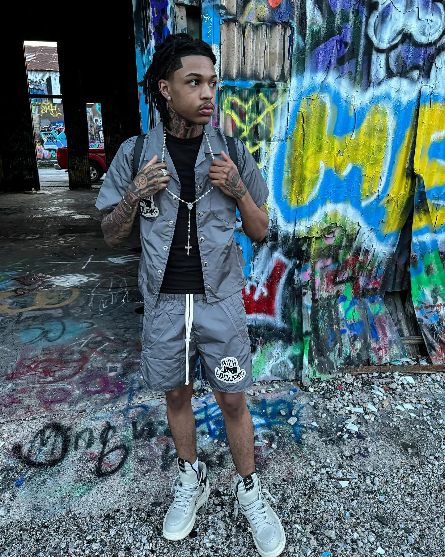 Custom Patches Unisex 2 Piece Jogger Windbreaker Nylon Zip up Buttons Lapel Shirt Jacket Tracksuit and Shorts Set for Men gallery 9