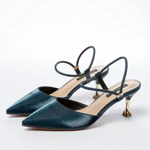 Luxurious Customized Pointed Broken Diamond Belt Designer Sandals for Women and Women Fashion Medium Heel Sandals for Women Com