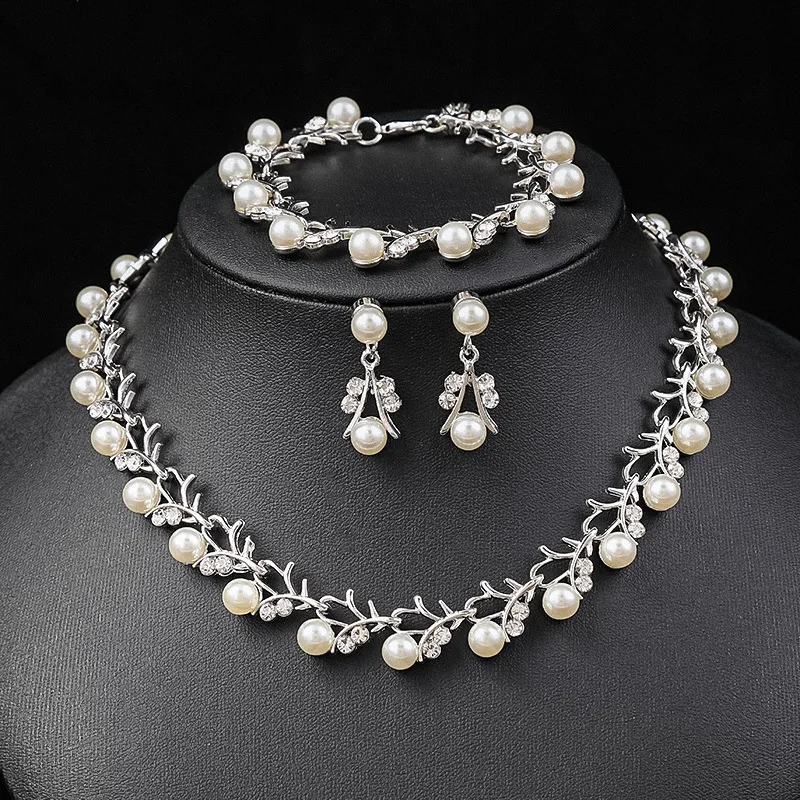 New Luxury Pearl Necklace Earring Set Bridal Wedding Ceremonial Dress  Accessories Fashion High Quality Alloy Women's Jewelry Set