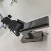 Deux tables d'opération ophtalmiques électriques