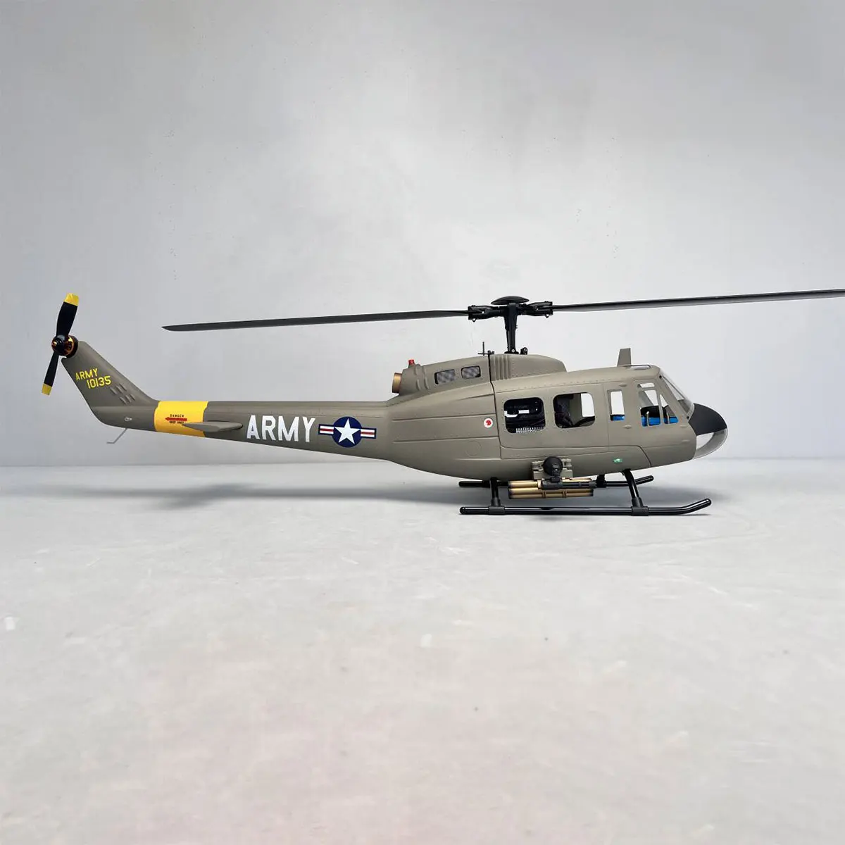 TAYO R/C UH-1 ヘリコプター hqdefault.jpg