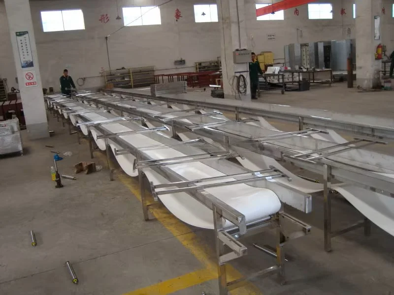 Heavy duty meat processing conveyor for industrial slaughterhouse facilities