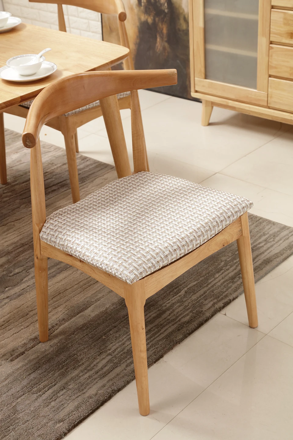 Ensemble Salle à Manger 5 Pièces - Table Ronde 115 Cm + 4 Chaises Orange Similicuir - Pour Cuisine, Petit Espace, Appartement - 6