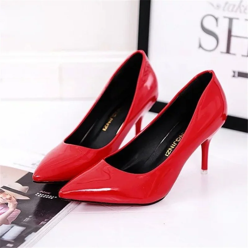 zapatos de punta rojos | Zapatos de punta, Tacones, Tacones de punta