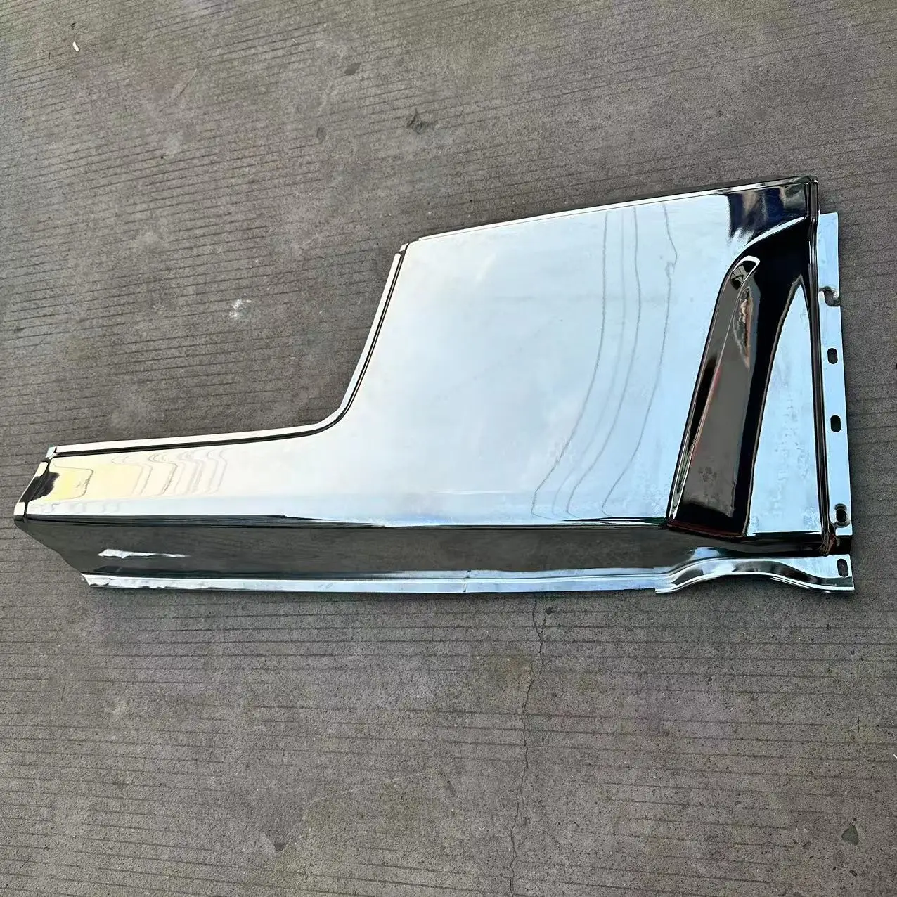 Japanese Truck Nissa UD/QUON Original Chrome-plated Sleeper Board