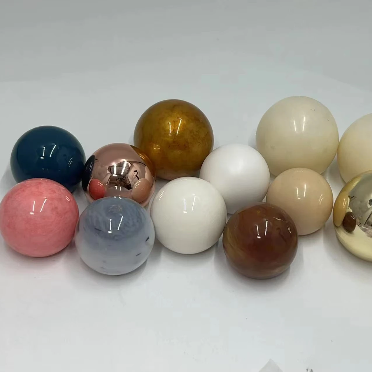 Ross Quartz Ball Natural Stone Feng Shui Healing Pattern Agate Carved Gemstone with Engraving Technique