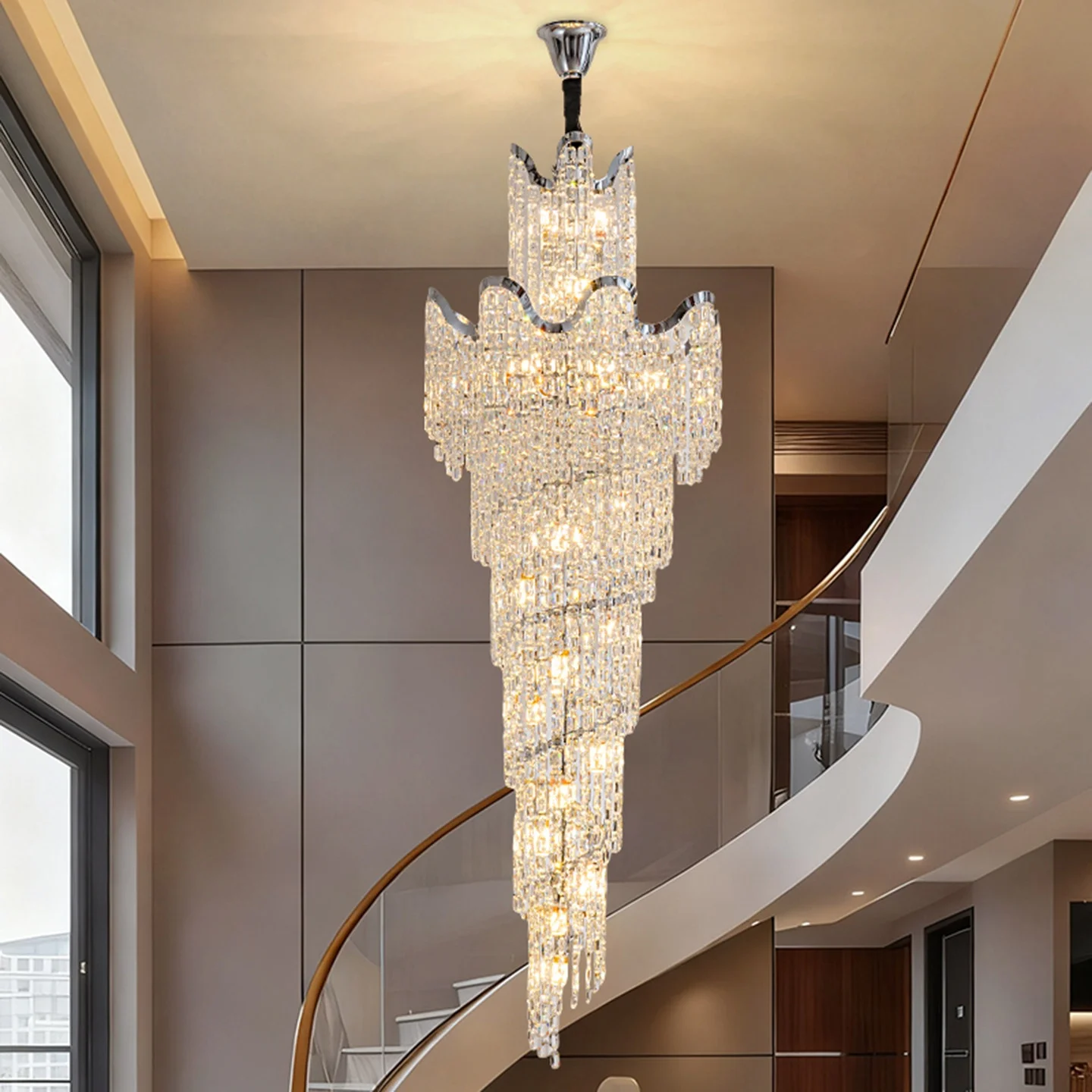 Candelabro Longo de Luxo para Escadaria de Vila, Cristal 2521, Novo Modelo, Elegante e Sofisticado, Prateado, Giratório, Estilo Francês, para Duplex e Ambientes Abertos
