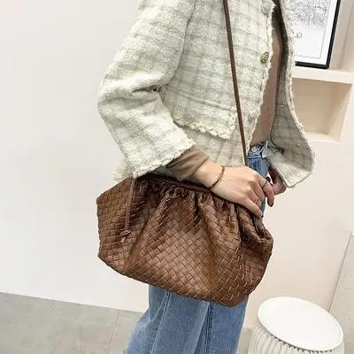 2022 Dumpling Crescent Moon Small Hand Bags Women Tote Bag Clutch Crossbody Bag