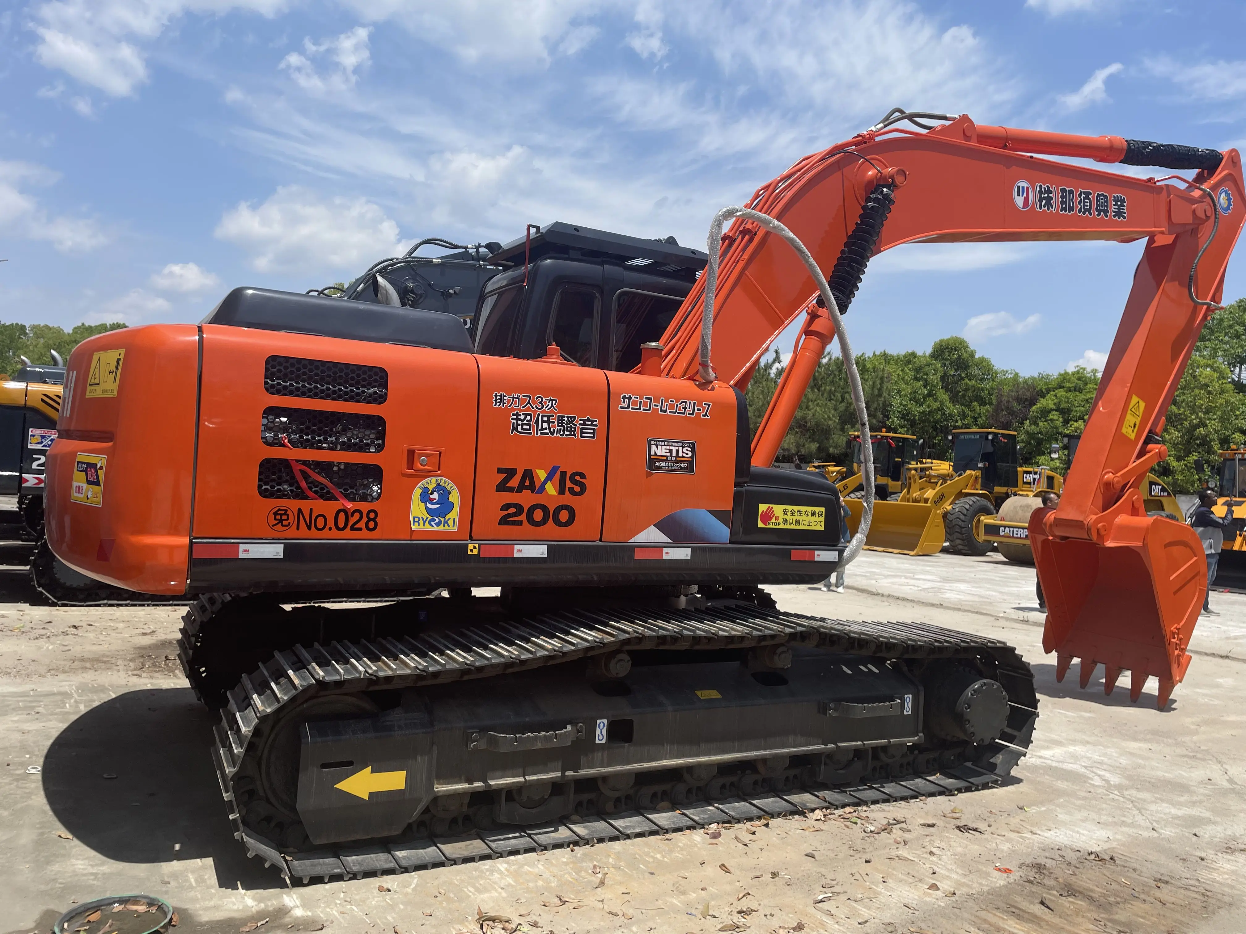 Used HITACHI ZX200 Excavator Original Condition Second-hand 20 Ton