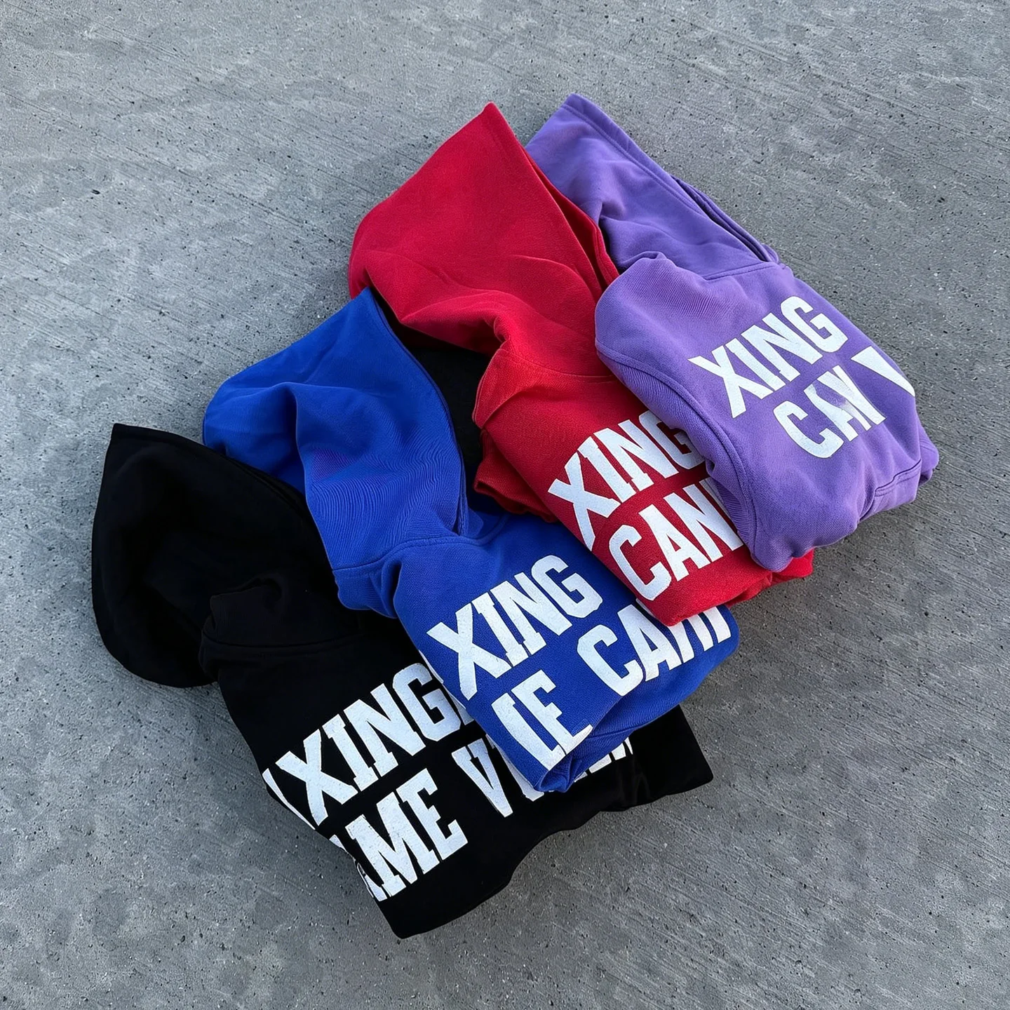 Přizpůsobitelná streetwearová kapuce s potiskem síťového tisku, volná, z 100 % bavlny, čtvercového střihu a zkrácená, základní jednobarevná, s pokleslými rameny, pánský každodenní svetr