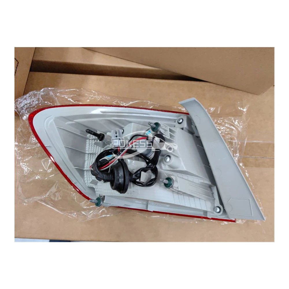 84078119 84070681 23374906 GM2805124 Taillight R — 4
