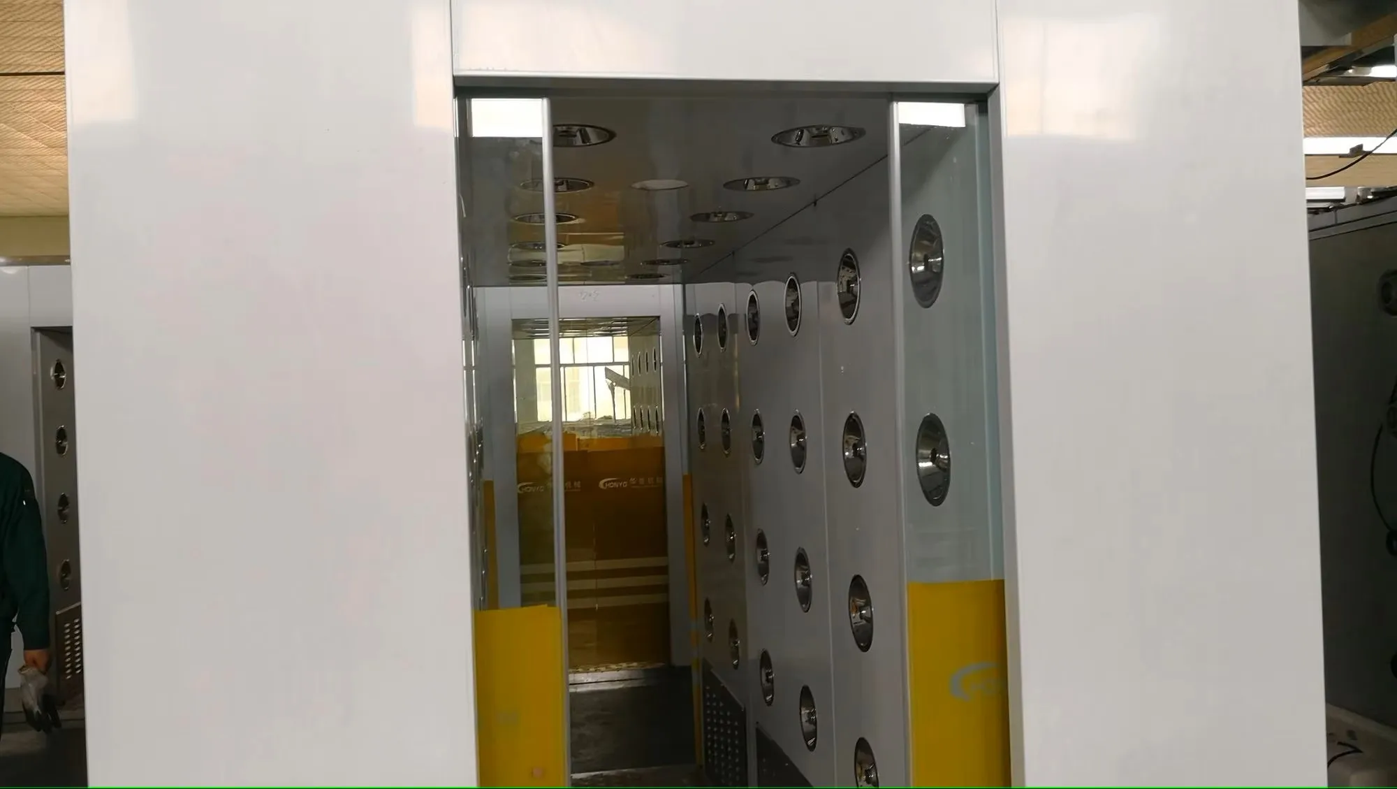 Industrial air shower room with automatic air flow stainless steel air shower room for clean room