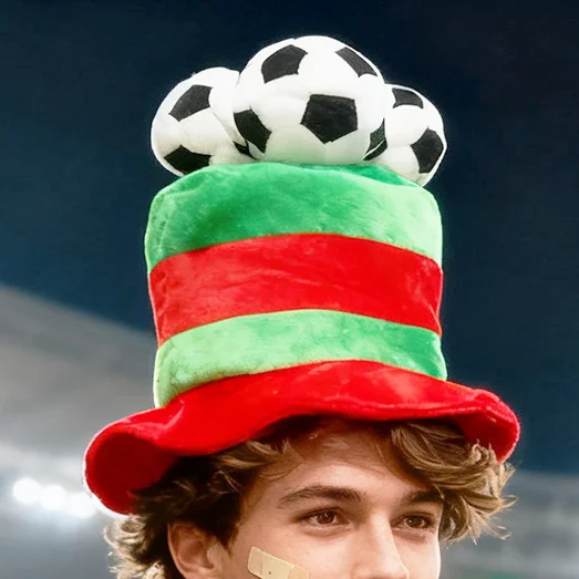 Cappello a cilindro oversize in velluto personalizzato a forma di pallone da calcio, ideale per feste di laurea, Ramadan, tifosi di calcio e feste per adulti. Accessorio perfetto per costumi._voghion.com