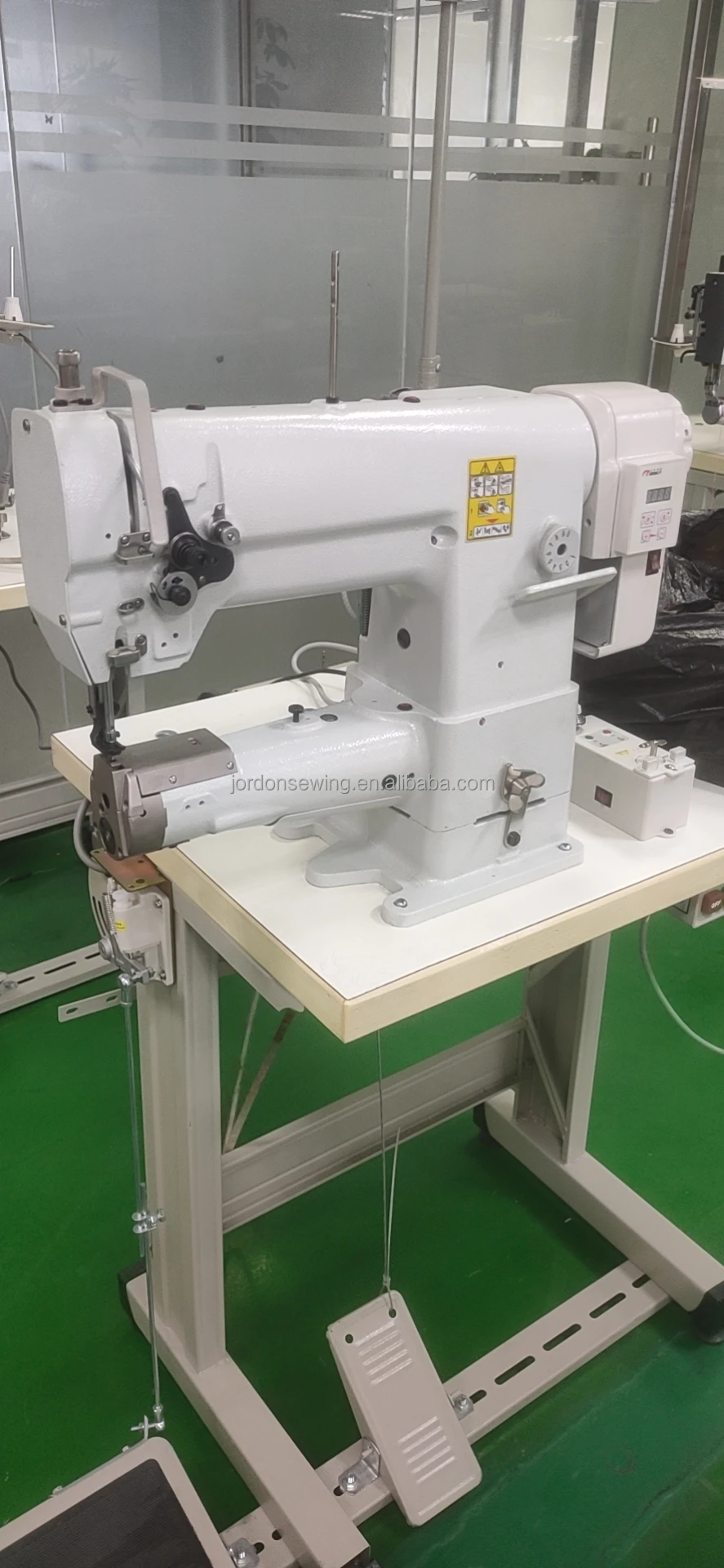 Post Bed Lockstitch Heavy Duty Sewing Machine 810 820 Shoe Leather