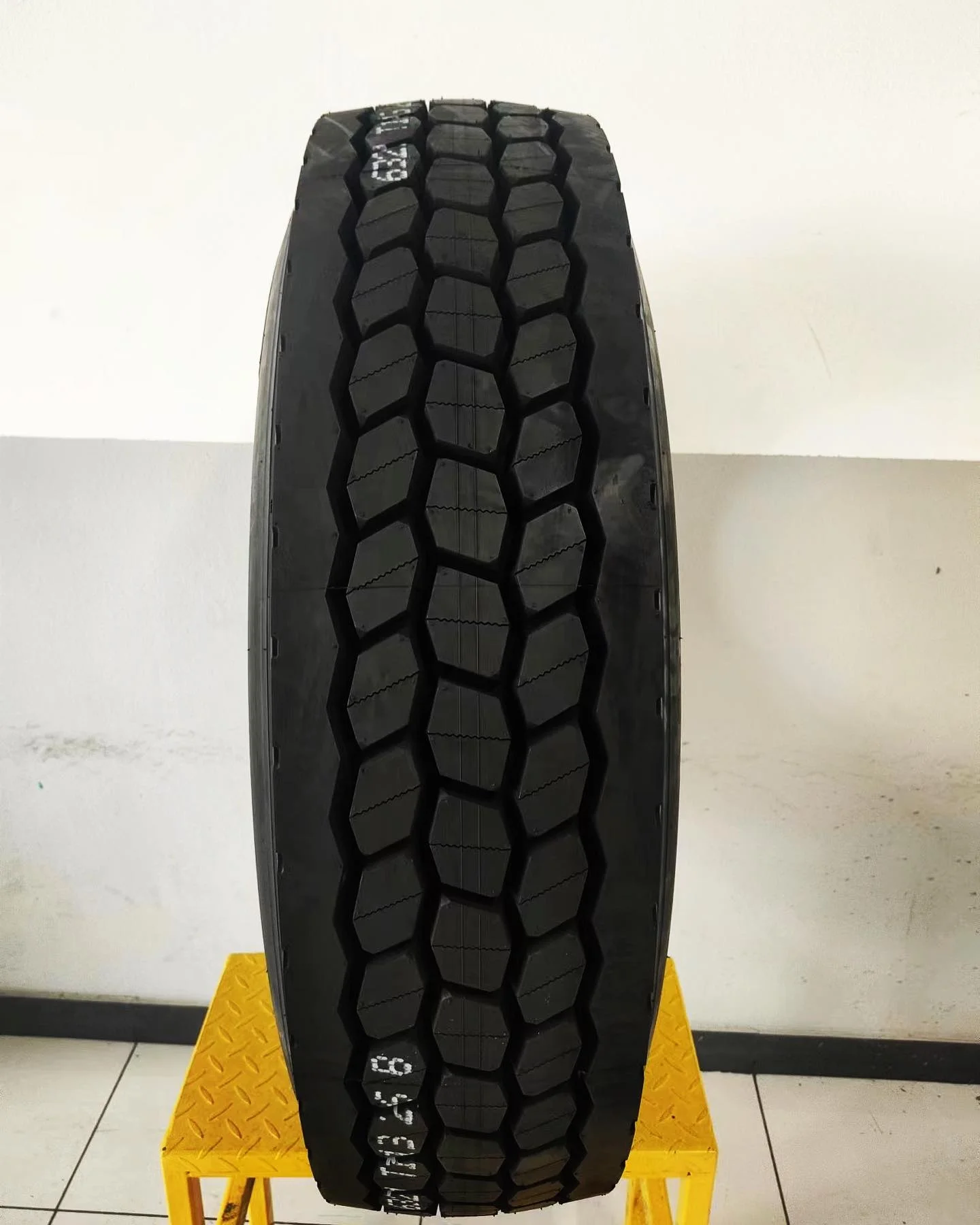 カートラベル 556 Toyota Land Cruiser FZJ71 OEM Genuine Air Filter 88568-60060