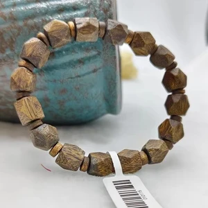 100% Natural Agarwood Bead Elastic Bracelet Agarwood Bracelet Suitable for Men and Women to Wear