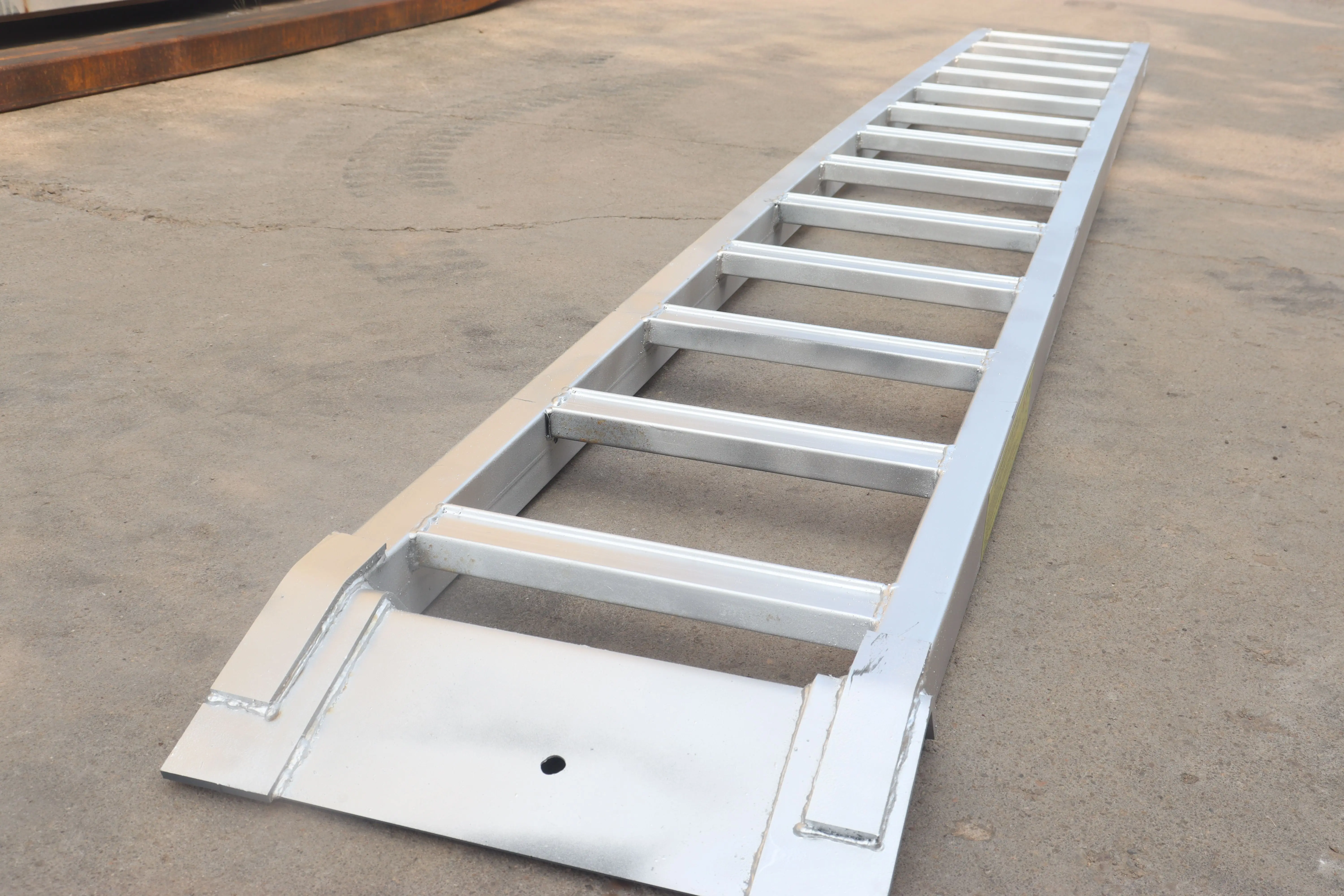 4 Ton Heavy Duty Forklift Container Loading Galvanized Ramp for ...