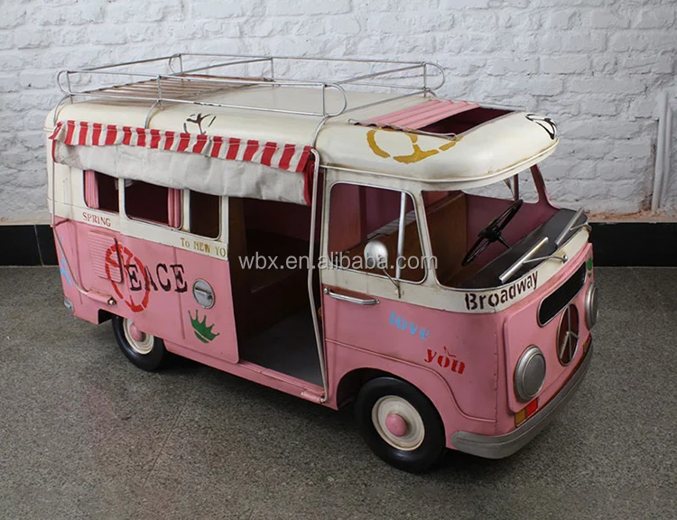 Vintage shops Pink Bus Metal Model