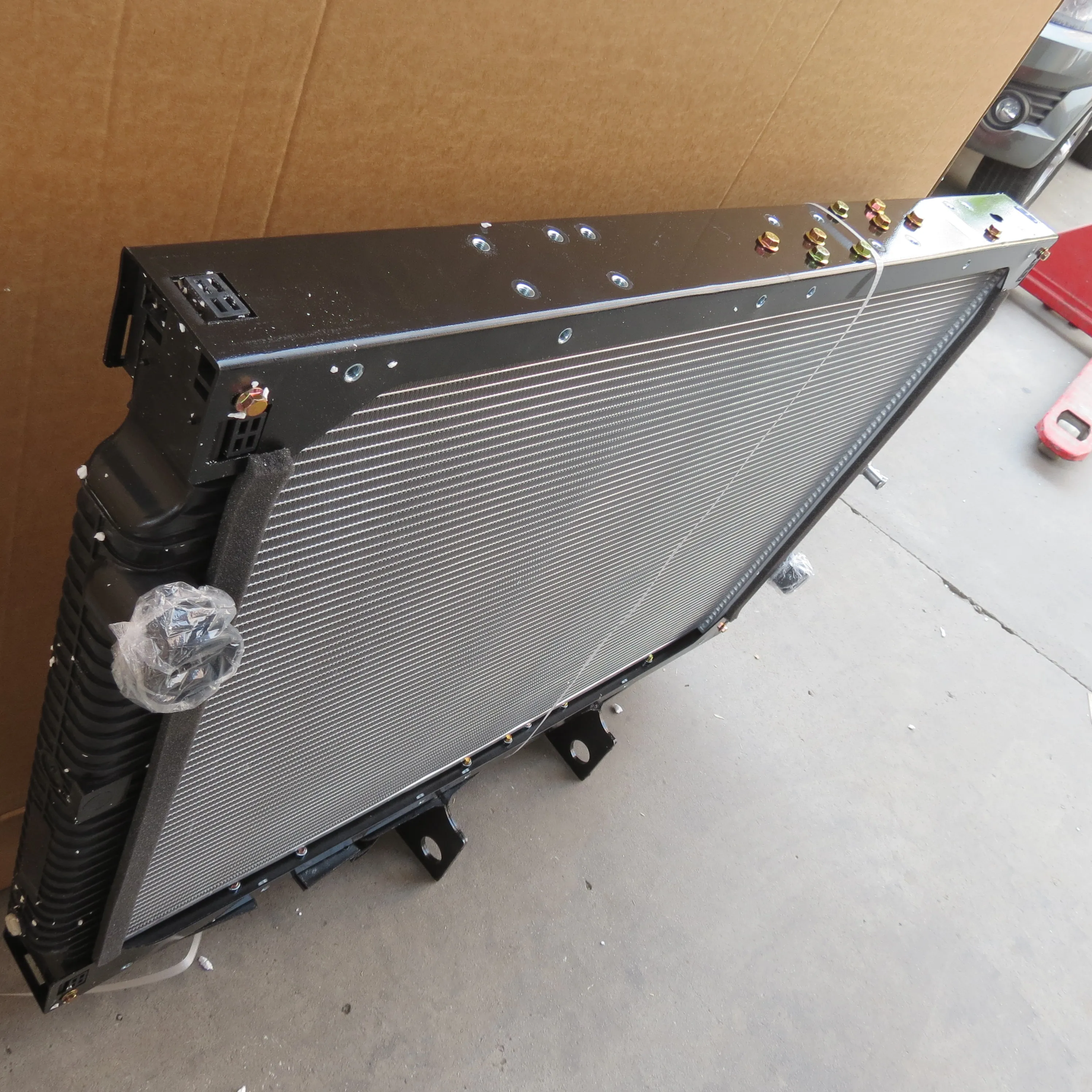 Best Selling Trucks and Cars Auto Parts Radiator
