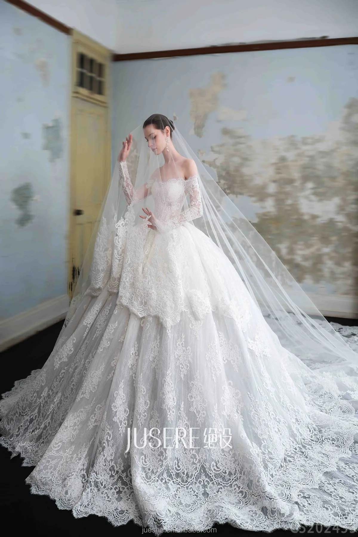 Wedding Dress Ball Gown Princess All Lace Royal Wedding Luxury Bridal Wedding Dress Ball Gown Princess All Lace Royal Wedding Luxury Bridal