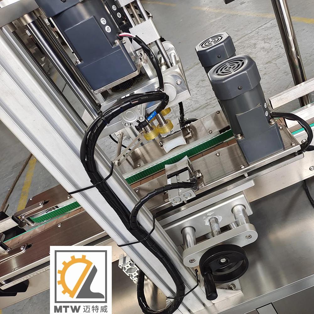 Прямая продажа от производителя MTW, автоматическая машина для закручивания крышек бутылок с хорошей производительностью
